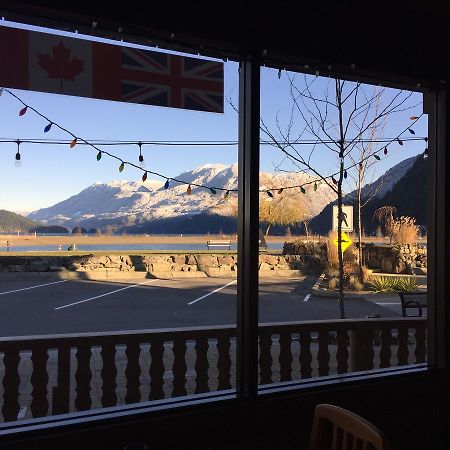 Spring Villa Hotel Harrison Hot Springs Esterno foto
