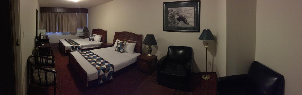 Spring Villa Hotel Harrison Hot Springs Esterno foto