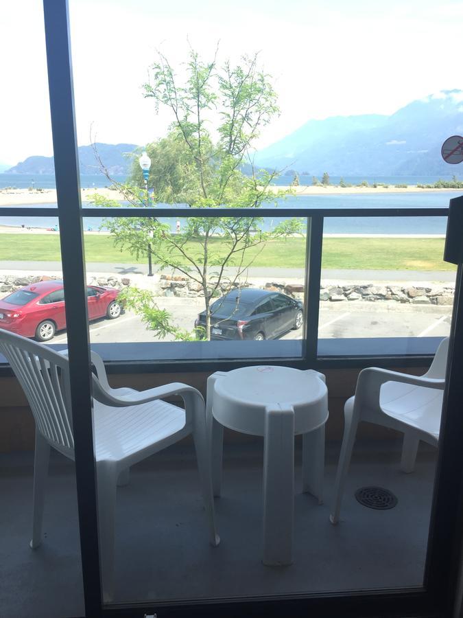 Spring Villa Hotel Harrison Hot Springs Esterno foto