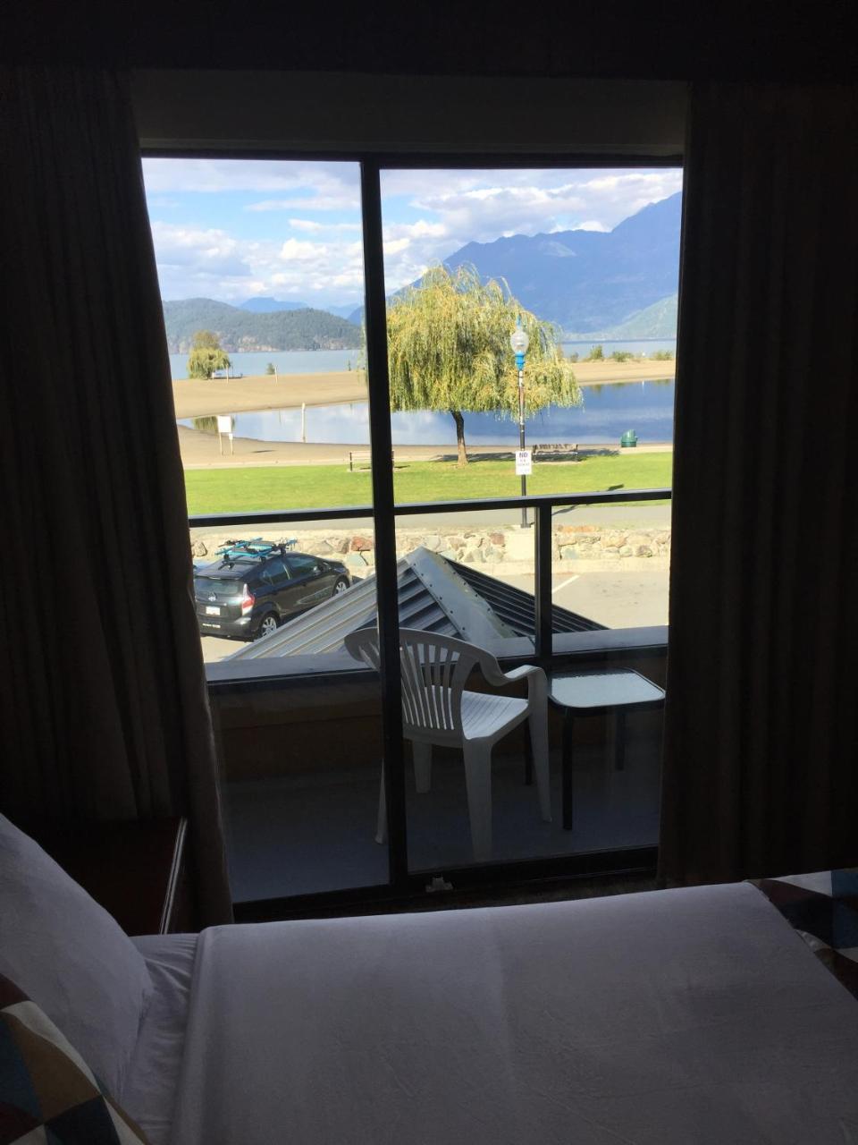 Spring Villa Hotel Harrison Hot Springs Esterno foto