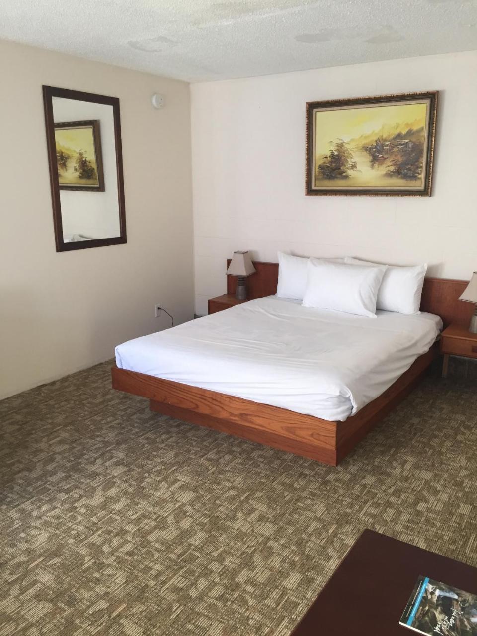 Spring Villa Hotel Harrison Hot Springs Esterno foto